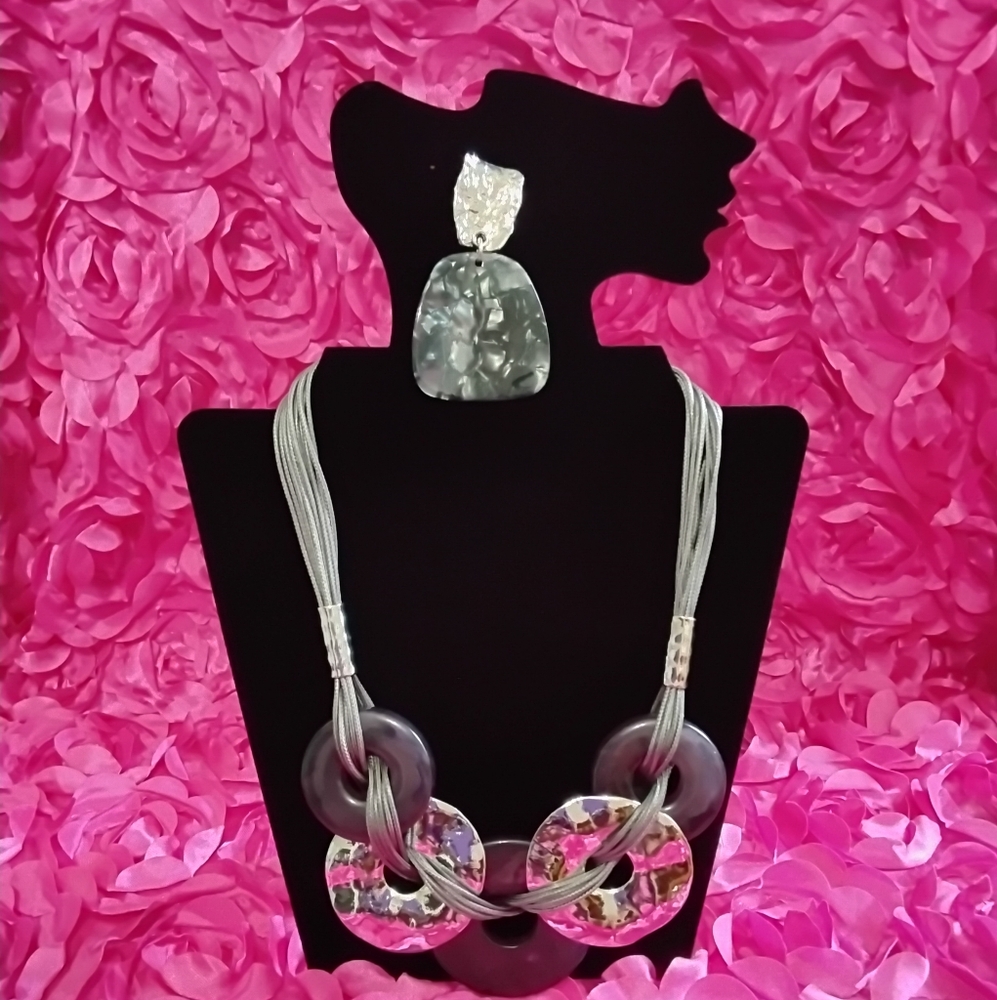 Accent Necklace Set